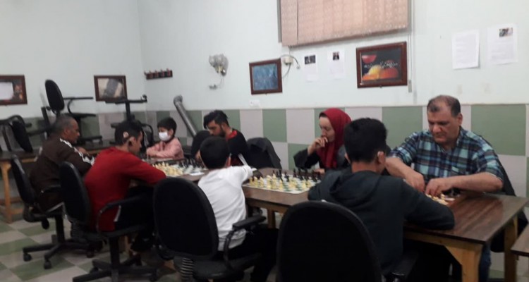  شطرنج بازان معلول در کاشان با یکدیگر رقابت کردند